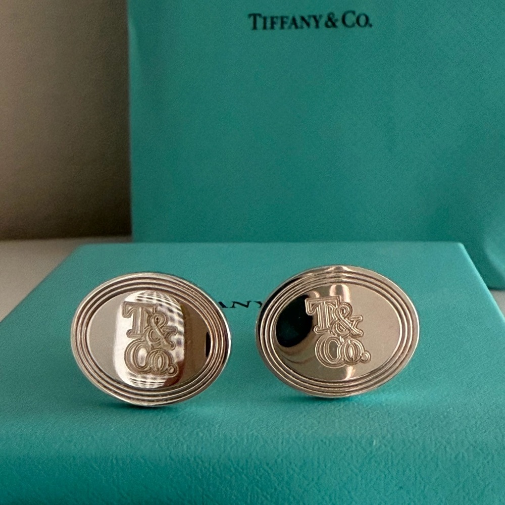 Tiffany & Co. Silver Oval Cufflinks in Silver, NEW